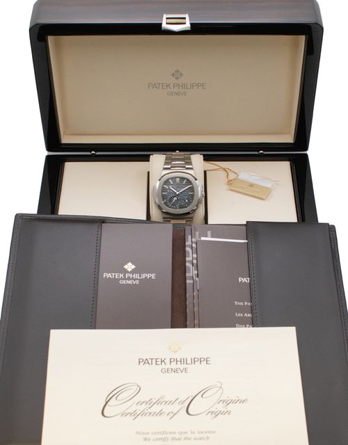 Patek Philippe Nautilus 5712/1A-001 Image 7